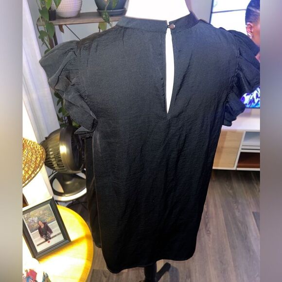 Darling black top size medium - Picture 4 of 7